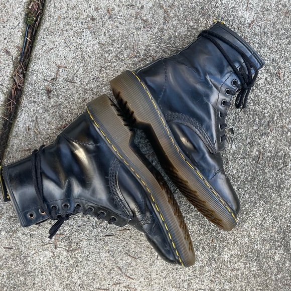 Vintage Dr. Martens Docs Boots Made In England Combat shoes MIE 1460 Uk 4 US 6 - Picture 2 of 13